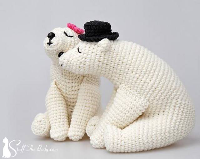 Kissing Bears Wedding Decoration