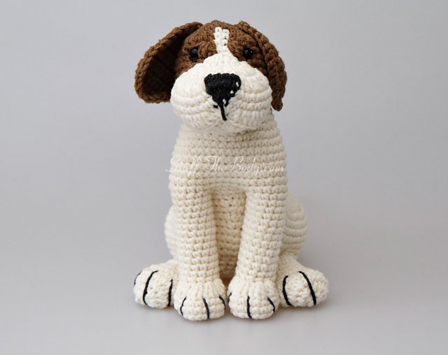Azor The Beagle Dog Amigurumi