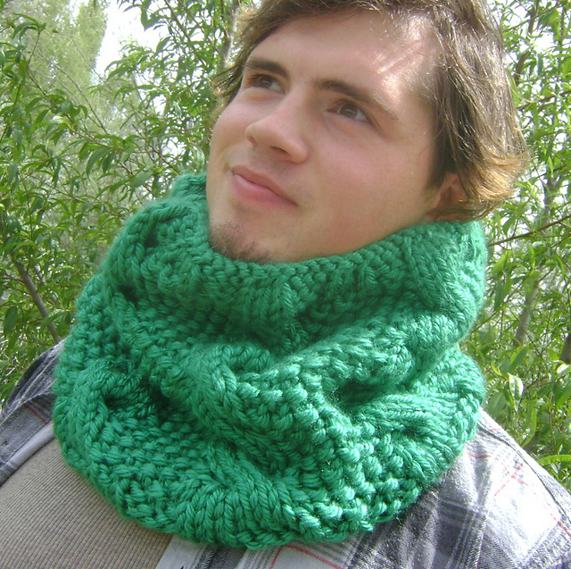 Chunky Cable Knit Cowl