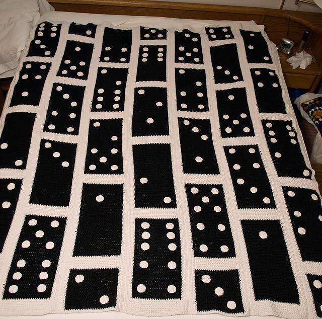 2132-160 Dominos