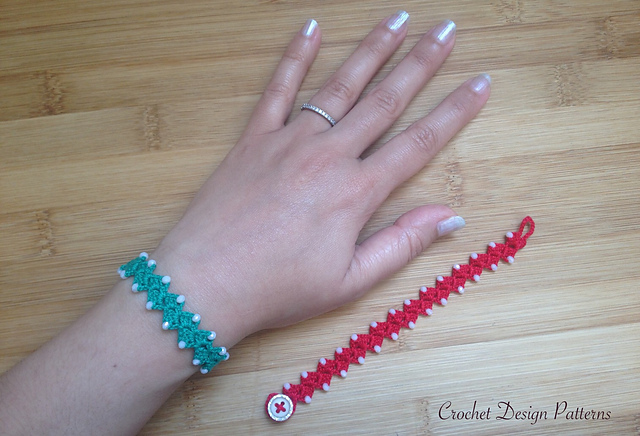 Ravelry: Infinity chain bracelet with beads pattern by Sue Smith