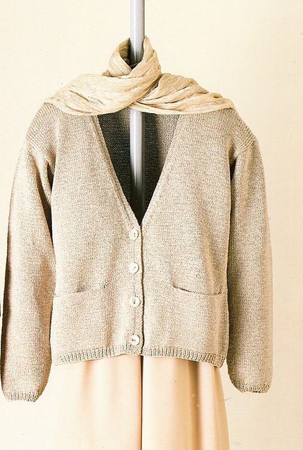 Francesca 12 V-Neck