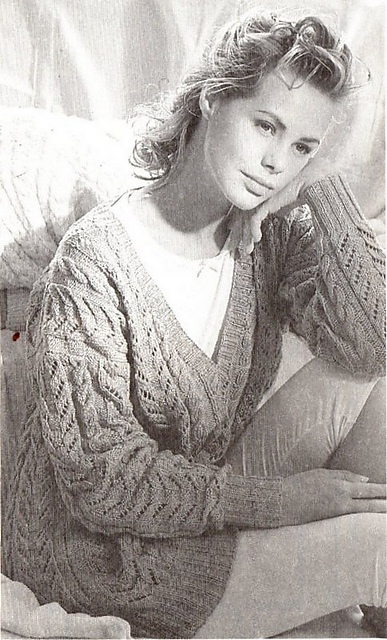 #09 Lace V-neck Sweater