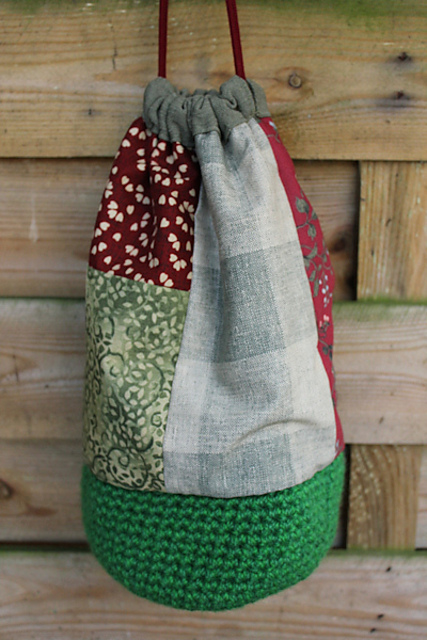 knit & fabric pouch