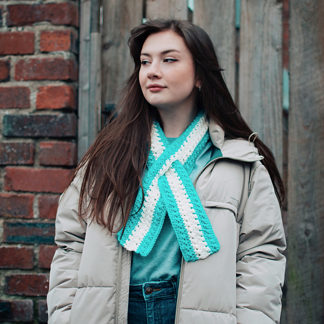X's keyhole scarf