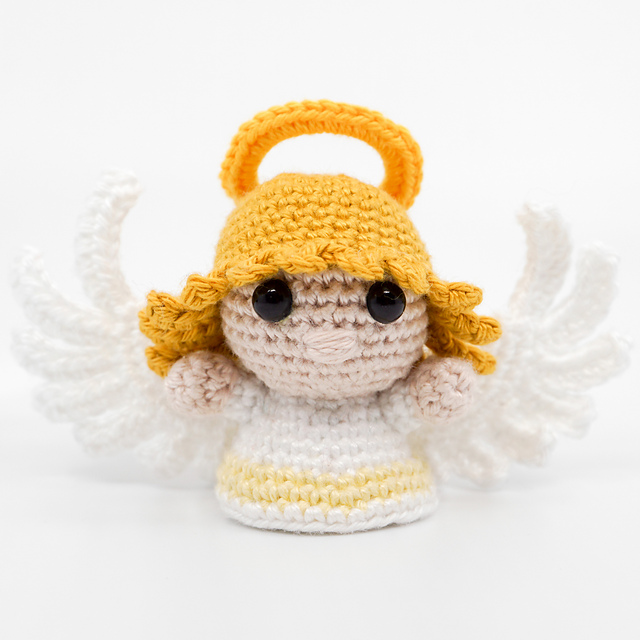 Mini Female Angel Amigurumi