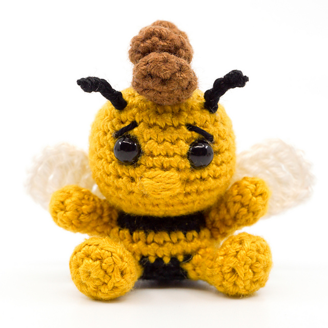 Mini Willy the Bee Amigurumi