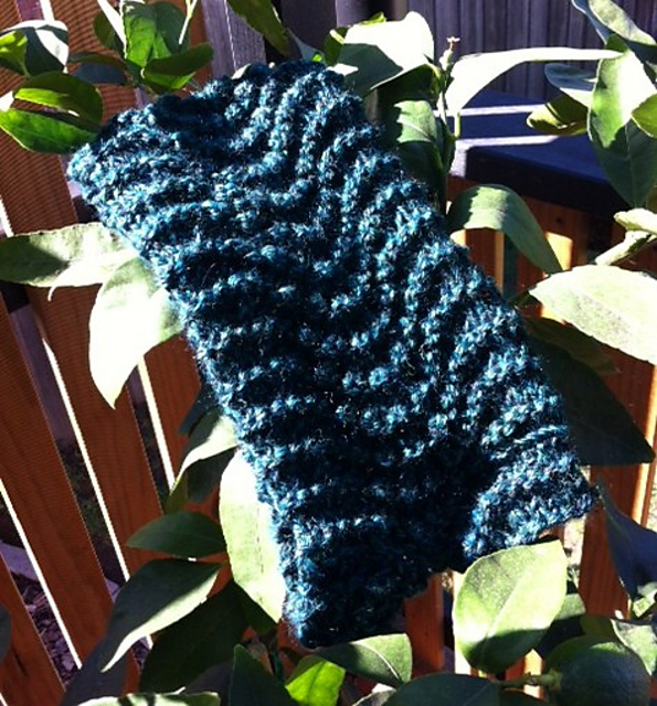 Bulky Feather and Fan Cowl