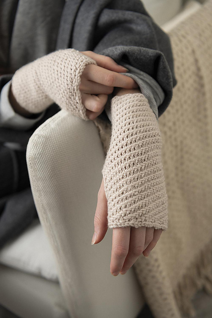 Pisa - fingerless mittens