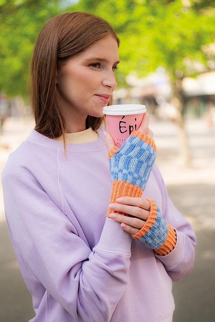 Arvika - fingerless mittens
