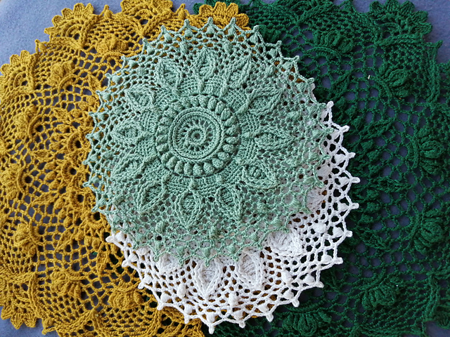 Textured doily Charlotte