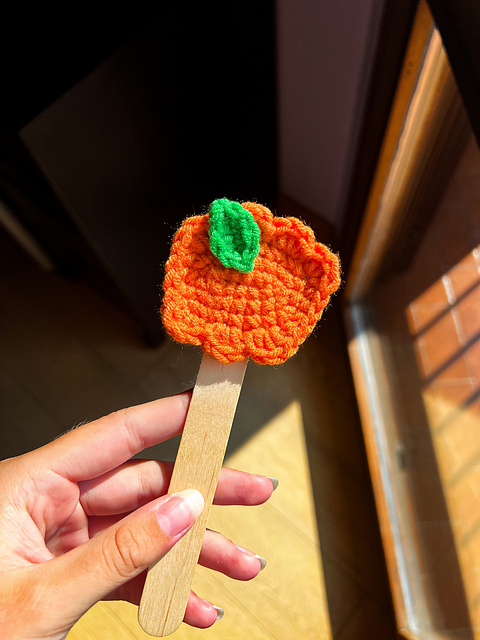 Ravelry: Pumpkin Bookmark pattern by Sveva Cittadini