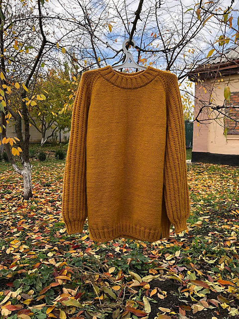 Mustard sweater (raglan)