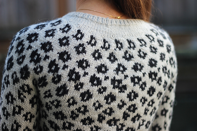 Acceleration Pullover