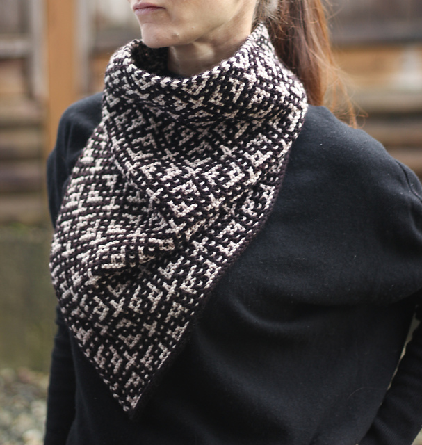 Dotted Stars Cowl