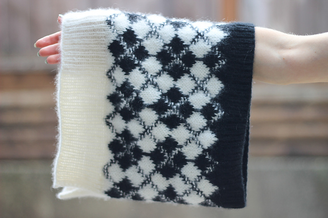 Modern Argyle Cowl