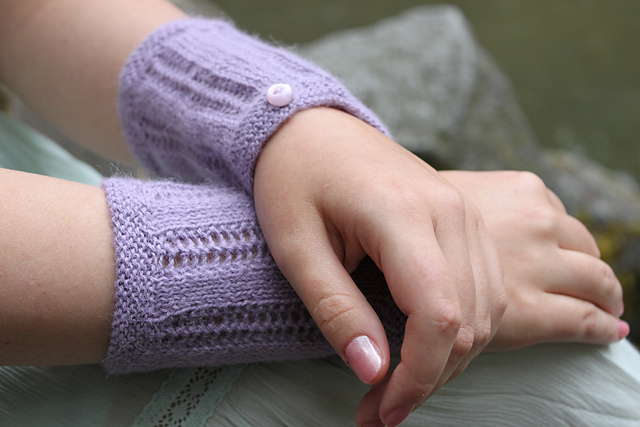 Slouchy Sleeve-Zees Gauntlets