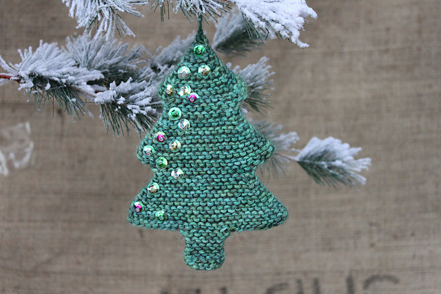 Easy Christmas Tree Ornament