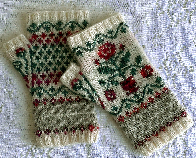 Baltimore Quilt Fingerless Mittens