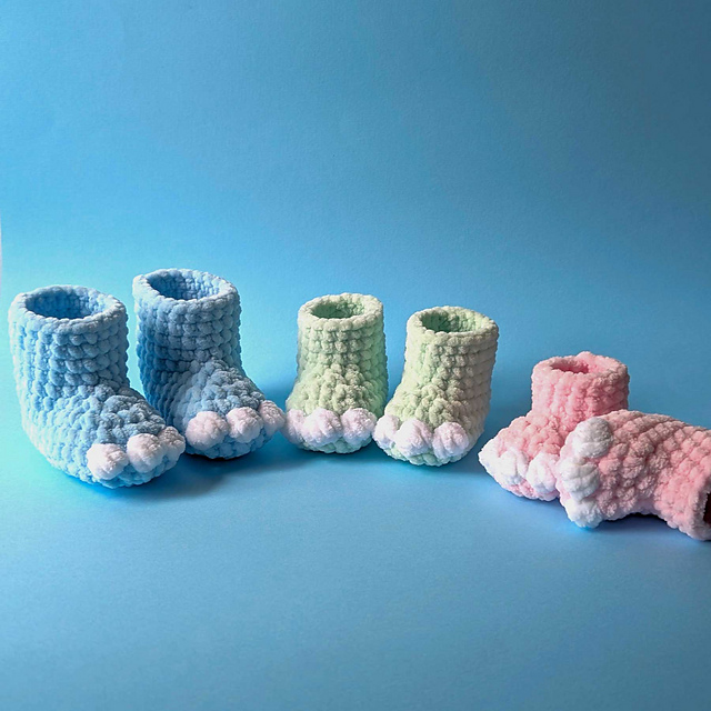 Dinosaur baby booties