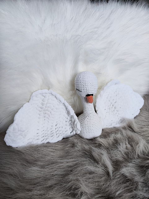 Baby Swan lovey