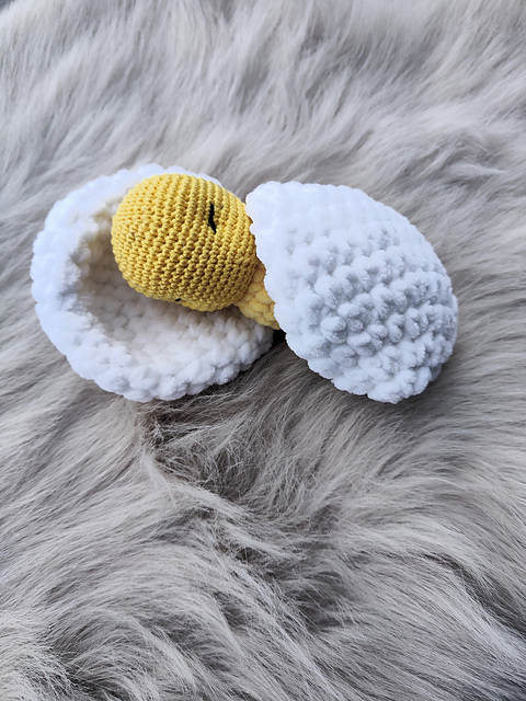 Baby Bee Lovey
