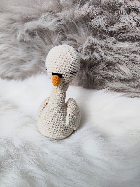 Baby Swan Amigurumi