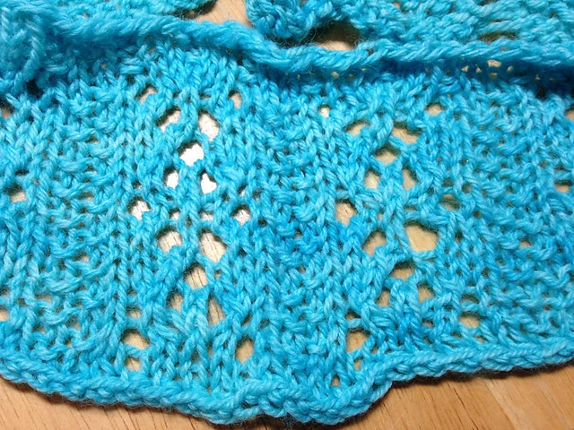Mermaid Kisses Cowl