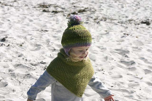 Perlestrikket poncho