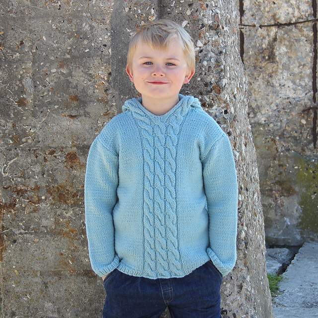 Sweater med hætte