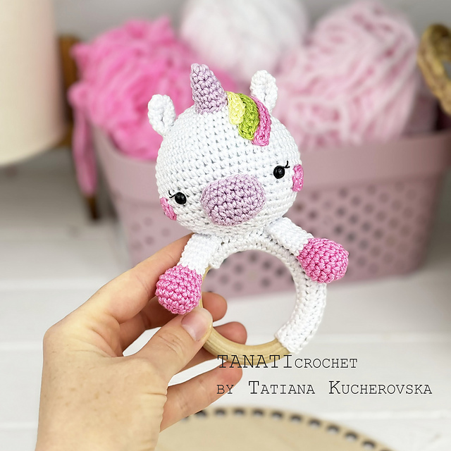 Unicorn rattle