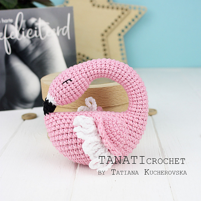 Flamingo rattle