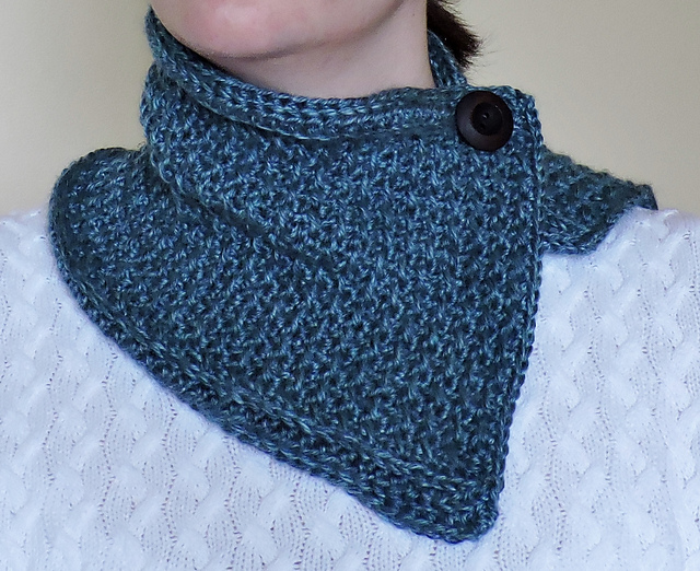 Overlapping Cowl
