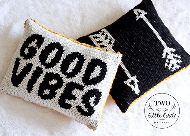 Good Vibes Pillow Set