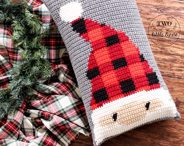 The {Peeking Santa} Pillow