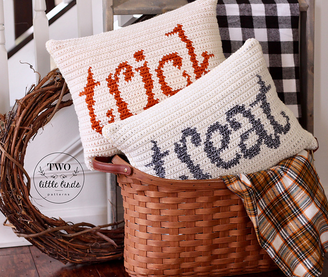 {Trick or Treat} Pillow Set