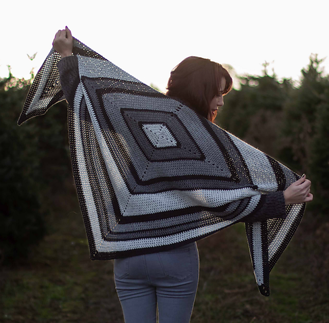 Thuja Throw