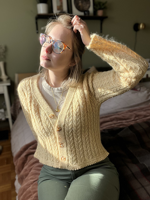 Ravelry: Sweetgrass Cardigan pattern by TRICOT MERINGUE