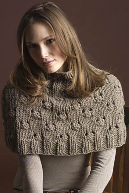 Bobble Capelet
