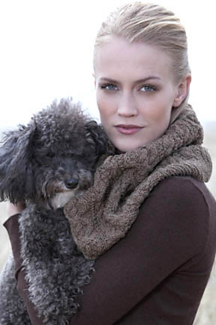 Bridgehampton Cabled Cowl