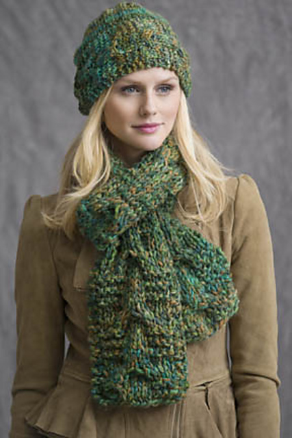 Trailways Cabled Scarf