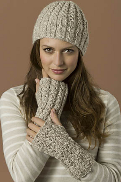 Himalayas Wristwarmers & Hat Set