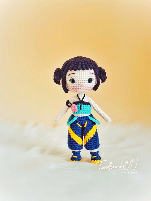 Zoey Doll (Demon Hunters)