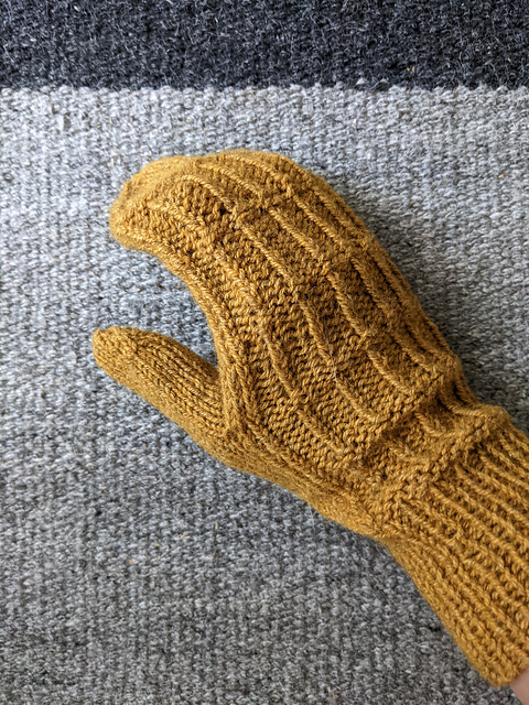 Iivola mittens