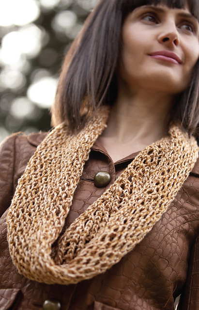 Queen Bee Honeycomb Cowl