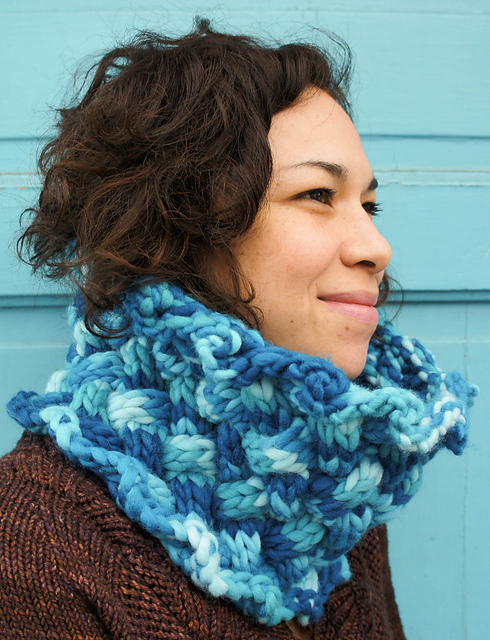 Daphne's Cabled Cowl