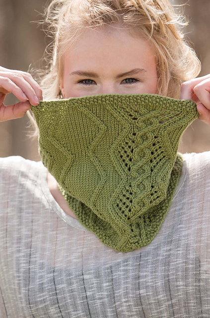 Cabled Cowl