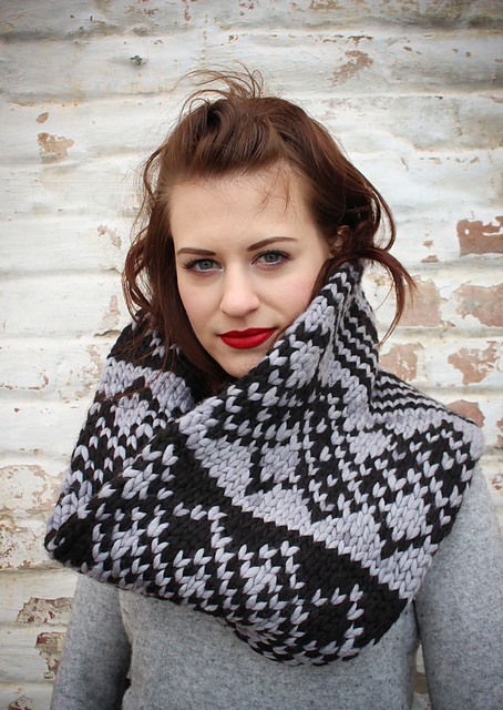 Modern Argyle Cowl