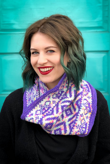 Queen For A Day Cowl
