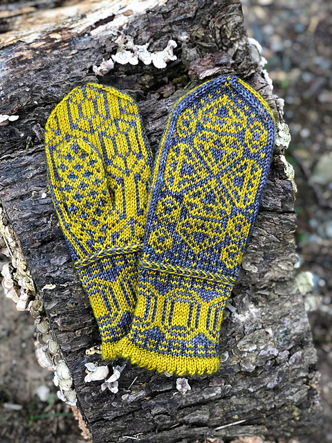 Sparkle Plenty Mittens